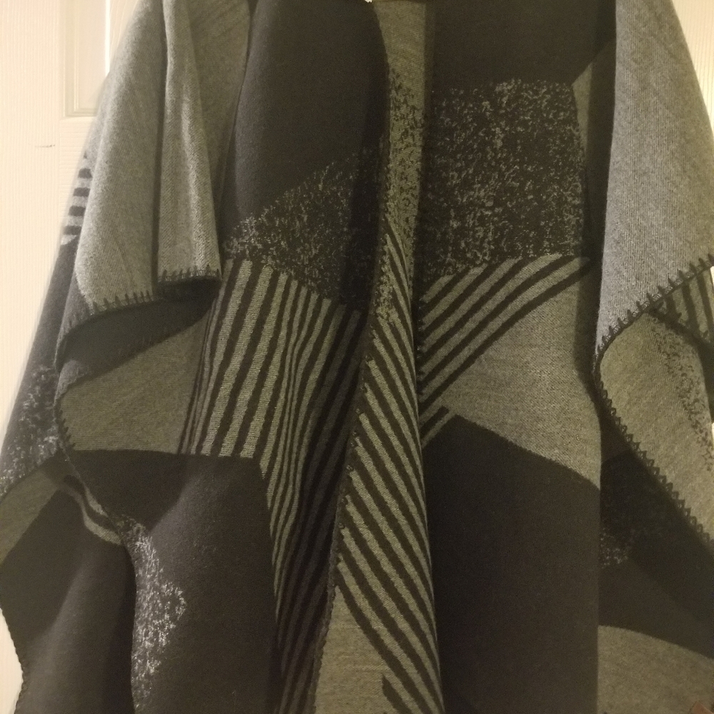ROOTS Cape NWOT